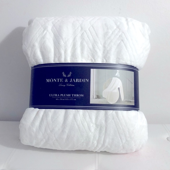 monte & jardin Bedding Nwt Monte And Jardin Ultra Plush Throw In